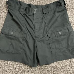 Tilly's Green Cargo Shorts